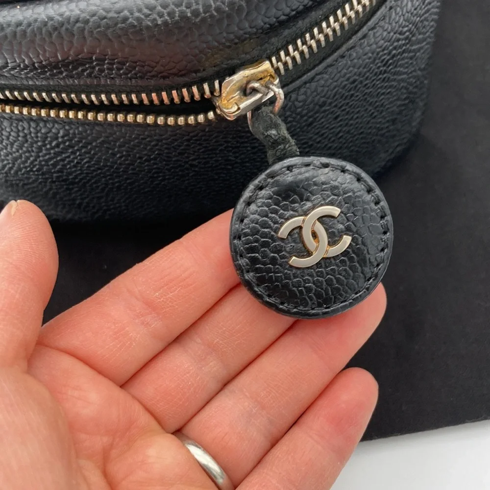 CHANEL CAVIAR CC VINTAGE BLACK VANITY COSMETIC BAG